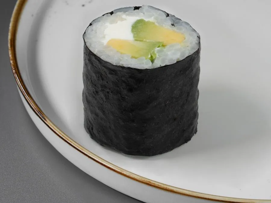 Маки с авокадо (8шт.) 